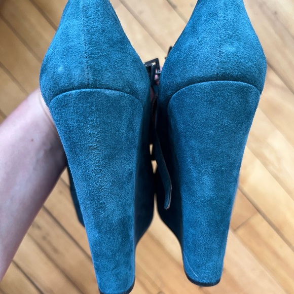 Cute blue suede women’s platform heels, size 37 (6.5 US) - Picture 4 of 6